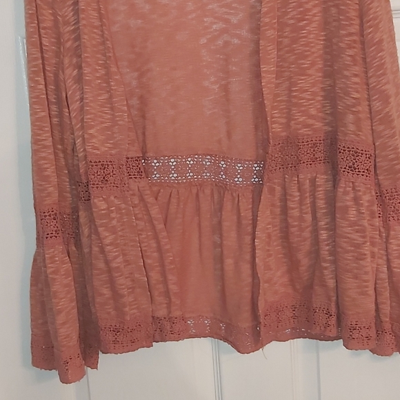 BNWNT bell sleeve crochet detailed sweater - Picture 4 of 7